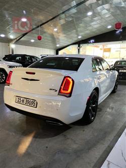 كرايسلر 300
